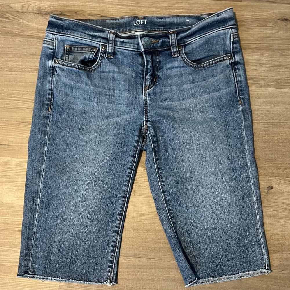 LOFT Women's Blue Denim Jeans women’s size 0 27”waist  12” inseam Bicycle Shorts